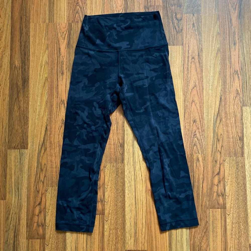 Lululemon Align Crop 21” —army print grey and black